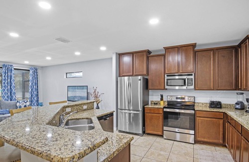 Cypress Pointe Resort | Luxury 6-Bed Family Villa: Pool, Spa & BBQ Retreat
