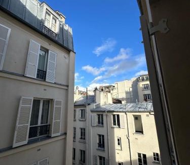 La Celle-sous-Gouzon Apartment | Luxury Apartment Champ de Mars Eiffel Tower