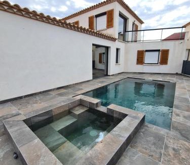Frontignan House | Luxury between sea and pond evenings prohibited