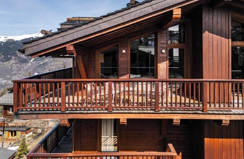 Courchevel Apartment | LUXURY CHALET WITH JACUZZI IN COURCHEVEL MORIOND – DOMAINE DES GLACIERS