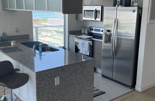 Town Square Condo | Luxury Condo Downtown Miami W/ Wrap Around Balcony
