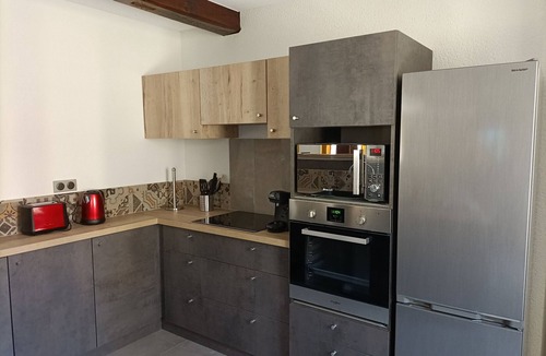 Bruere-Allichamps Cottage | Luxury Gîte by Noirlac Abbey with Private Terrace and Modern Amenities