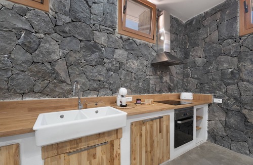 Taucho House | Luxury House 'La Cueva del Guanche' with Sea Views, Private Pool & Wi-Fi