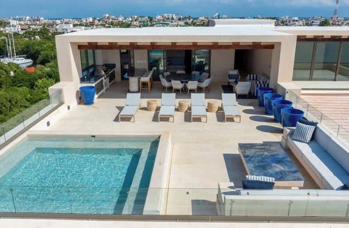 Isla Mujeres Apartment | Luxury Penthouse | 9BR | Private Rooftop w/Pool