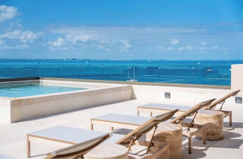 Isla Mujeres Apartment | Luxury Penthouse | 9BR | Private Rooftop w/Pool