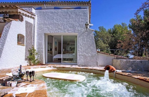 Six-Fours-les-Plages House | Luxury Six-Fours villa with Pool and Jacuzzi
