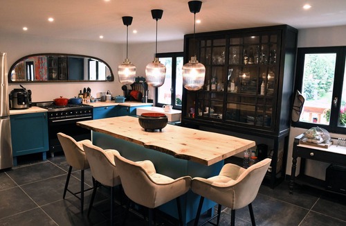 Sixt-Fer-a-Cheval Ski Chalet | Luxury Ski/summer Chalet, sleeps 14. Ski 100 meters. ⛷️ “Grand Massif” ski range