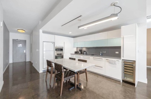 City Center Condo | Luxury Suite w/Rooftop Pool Beach Steps Away