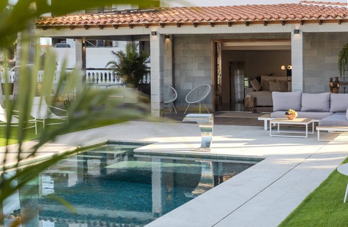 Puerto de la Cruz Ski Chalet | Luxury villa Teide View, Pool, Sauna & Golf