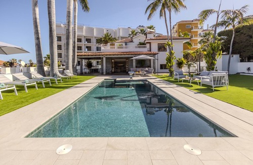 Puerto de la Cruz Ski Chalet | Luxury villa Teide View, Pool, Sauna & Golf