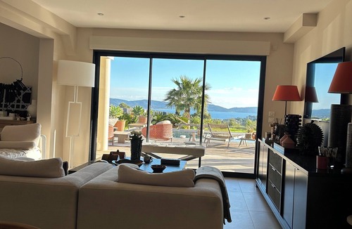 Cavalaire-sur-Mer Villa | Luxury villa with magnificent sea view and heated swimming pool