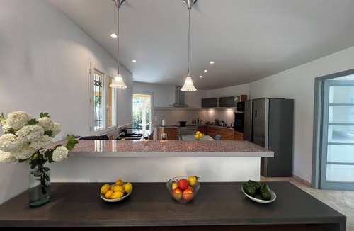 Draguignan Villa | Luxury Villa in Provence - private Pool, Garden, Olives trees- Sleeps 12