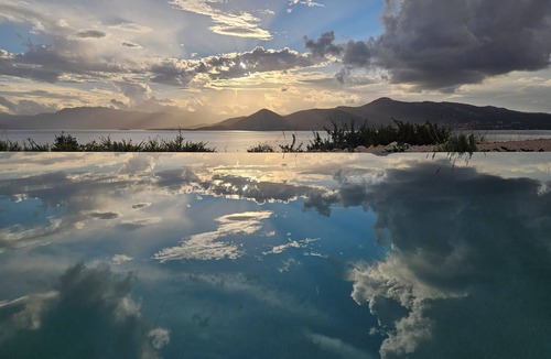 Paleros Villa | Luxury villa, large terrace, lounge area, pool, jacuzzi + magnificent sea view.