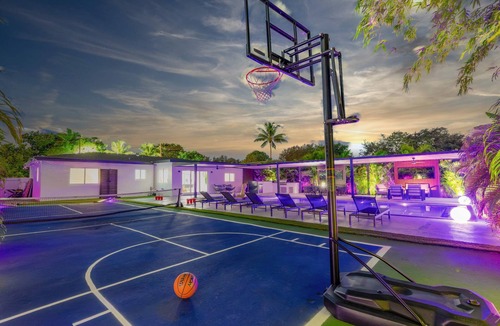 Golden Glades House | Luxury Villa Solara Heated Pool, Hot Tub, Golf