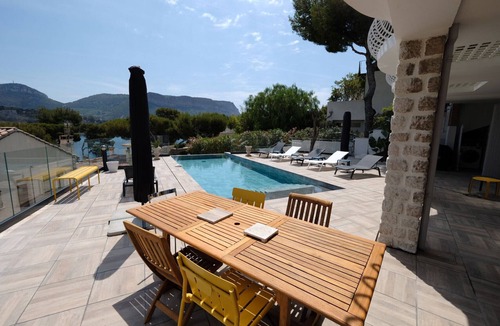 Cassis Villa | Luxury Villa Swimming Pool with Sea View