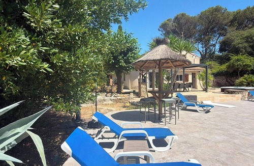 Quartier des Espesses Villa | Luxury villa with infinity pool & spa 5 min from downtown Nîmes