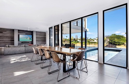 Broadbeach Waters House | Luxury Villas Bluewater Oasis (Heated Pool)