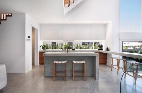 Palm Beach House | Luxury Villas The Marlin (Walk to Beach)