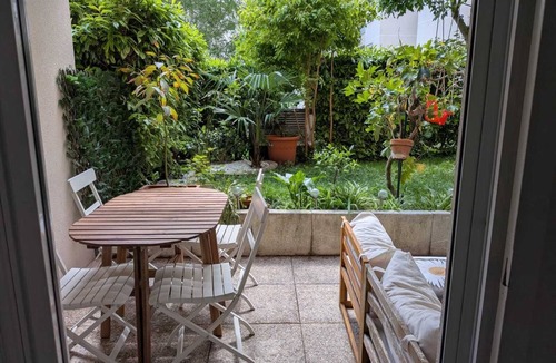 Charmettes - Bellecombe Apartment | Lyon Center Apartment with private garden & garage