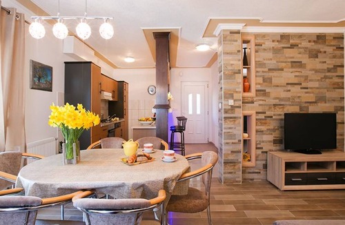 Stikovica Apartment | Mélanie im Erdgeschoss einer Villa in Strandnähe by Interhome