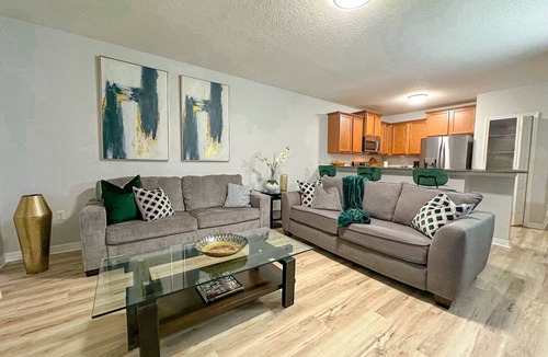 Thousand Oaks House | Magical Retreat Near Disney W/Private Pool!