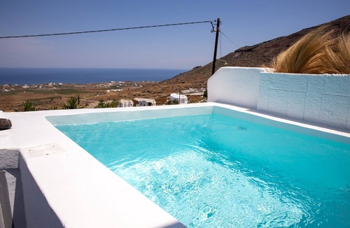 Finikia Villa | Magical Santorini Villa | 1 Bedroom | Honeymoon Suite | Beautiful Sea Views