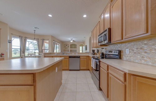 Legacy Park House | ✨MAGICAL✨'Travel the World' Villa w/private POOL!