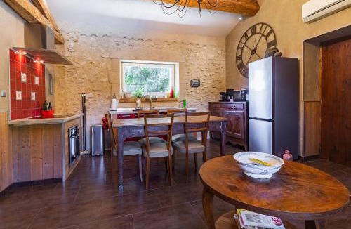 Charmes-sur-Rhone House | Magnanerie rénovée avec son parc