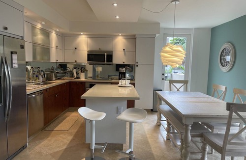 Key Biscayne Condo | Magnificent 3 bedroom key Biscayne condo with pools,Tennis and beach access