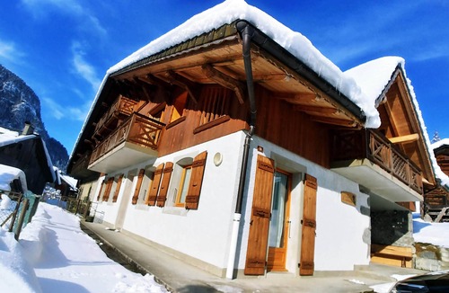 Sixt-Fer-a-Cheval Ski Chalet | MAGNIFICENT CHALET Les Laouchets - 4 double bedrooms - 3 bathrooms