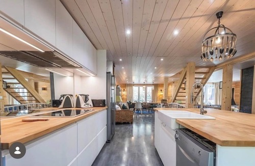 Thones House | Magnificent Demi-Chalet