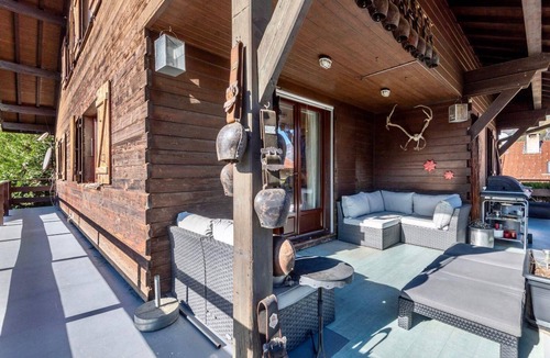 Thones House | Magnificent Demi-Chalet
