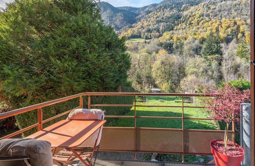 Thones House | Magnificent Demi-Chalet