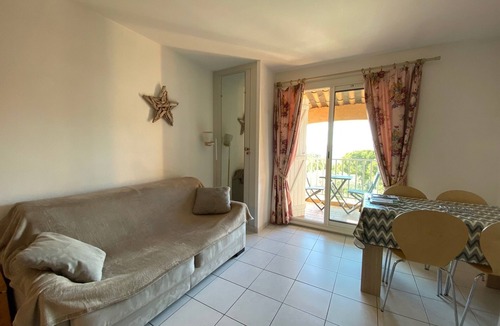 La Madrague Apartment | Magnificent studio with sea view, air conditioning and swimming pool