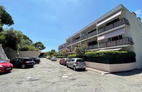 Bastide Giraud Apartment | Magnificent studio with swimming pool