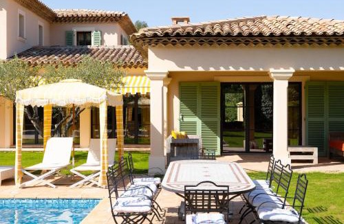 Saint-Tropez Villa | Magnifique villa RIVA avec piscine aux salins