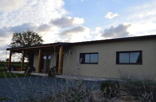 Pouligny-Saint-Martin House | Maison éco-responsable avec terrasse, jardin privé et aménagement fauteuil roulant à Pouligny-Saint-Martin - FR-1-591-224