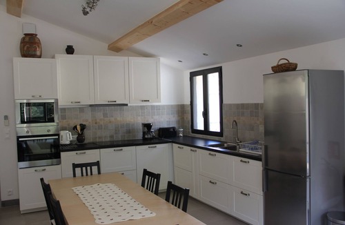 Cadenet House | Maison Avec Piscine et Jardin Clos Dans Domaine Oléicole. Animaux Acceptés !