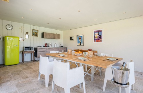 Roquefort-la-Bedoule House | Maison Blanche estate, large pool, Provençal park