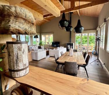 Sallanches Ski Chalet | Maison calme plein sud Jardin & Piscine