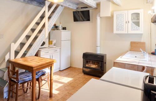 Dompnac House | Maison cosy avec vue sur la montagne à Dompnac, cheminée