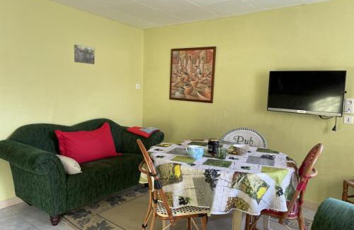 Arfeuilles House | Maison de charme à Arfeuilles pour randonnées - FR-1-489-52