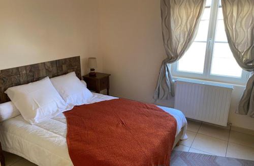 Mazirat House | Maison de ferme paisible avec vue sur vallée et terrasse - FR-1-489-385