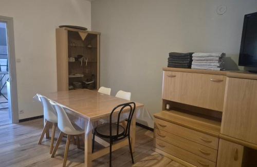 Dompierre-sur-Besbre House | Maison de ville à 10 min du PAL