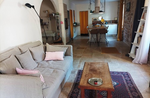 Varages House | Maison de village en pierres en Provence verte, charme et clame