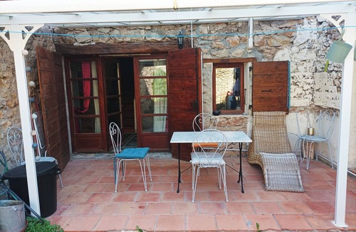 Varages House | Maison de village en pierres en Provence verte, charme et clame