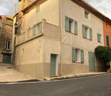 Ponteves House | Maison de village