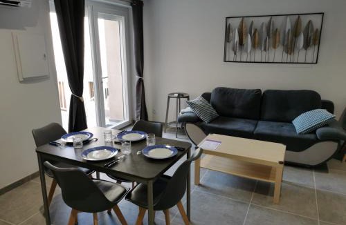 Renaison Apartment | maison de village