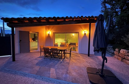 Saint-Julien House | Maison L'escapade, une Maison de Campagne Spacieuse et Élégante en Provence