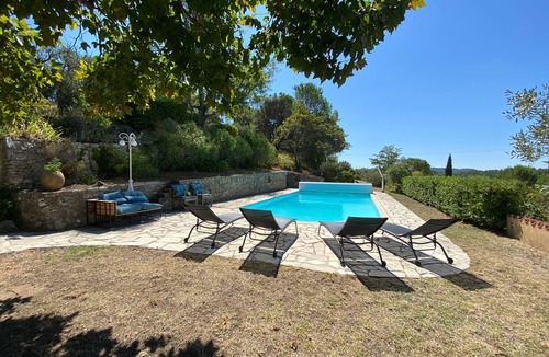 Saint-Paul-en-Foret House | Maison Provençale 6 Personnes à St Paul en Forêt